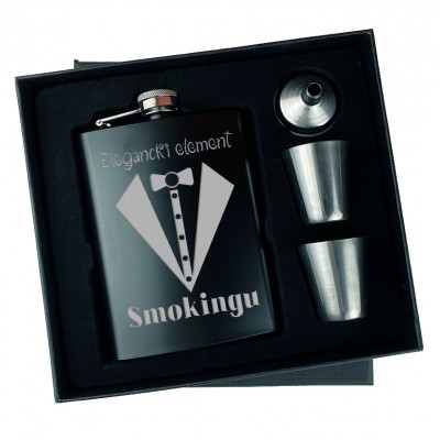 Piersiówka elegancki element smokingu